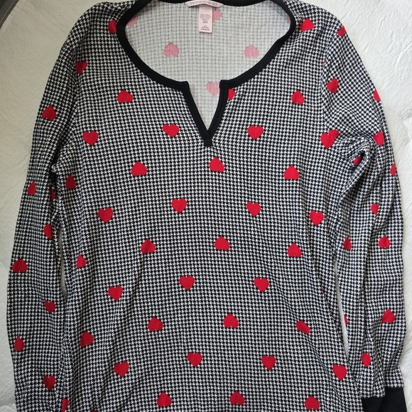 Victoria's Secret Black and Red Heart Pajama Set - Picture 2 of 9